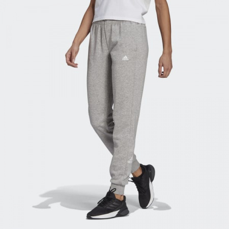 Bryuki_adidas_Logo_seryj_GL1409_21_model